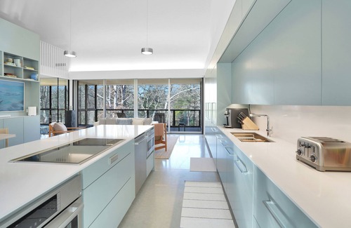 Vineyard Haven House | Entire home in West Tisbury, Massachusetts minutes from Lambert's Cove