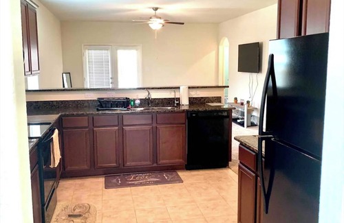 Atascocita House | ENTIRE HOME JUST 10 MINS from IAH, 20 Miles DWNTWN