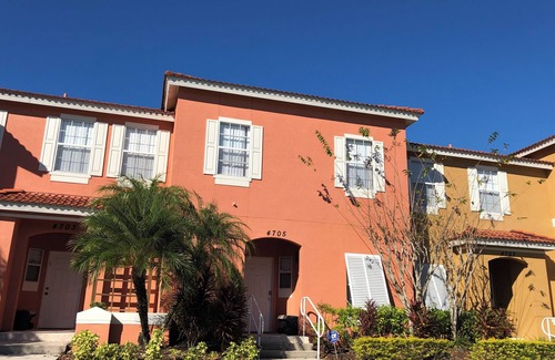 Kissimmee House | Entire home - Luxury Resort - 3 bedrooms