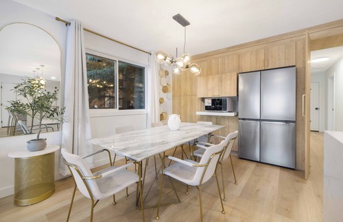 Southwest Edmonton House | *Entire Home*Luxury Wellness Spa*Modern Touch*