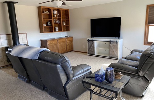 Palisade House | Entire home on Peach Orchard, just steps off the famous Wine Loop