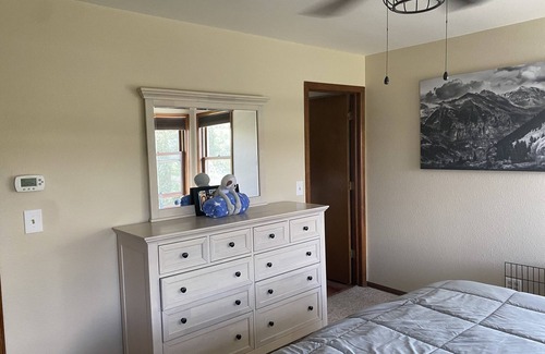 Palisade House | Entire home on Peach Orchard, just steps off the famous Wine Loop