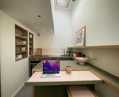 Hackney Wick Apartment | Entire Home on Victoria Park