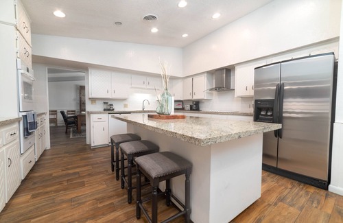 Harlingen House | Entire home - Private heated pool, pool table and private yard