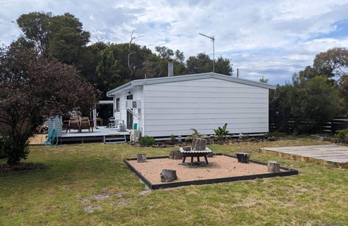 Loch Sport Cottage | Entire Home . Relax Unwind, Surrounded by Lakes, Beaches, and National Parks
