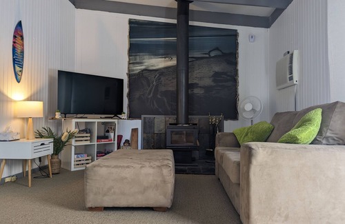 Loch Sport Cottage | Entire Home . Relax Unwind, Surrounded by Lakes, Beaches, and National Parks