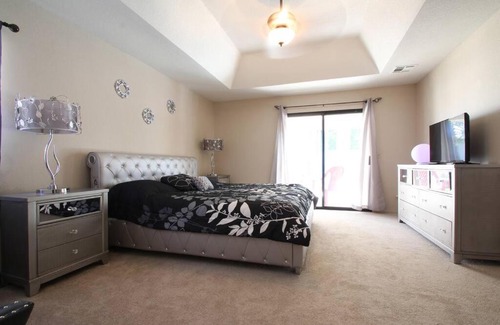 Palm Springs House | ENTIRE HOME SPACIOUS 3BD AND 2 BATH with PRIVATE POOL