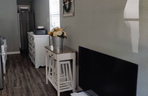 Bacliff Cabin | Entire Home to Your Self. Great Location Close to the Bay