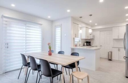 Whitby House | Entire Home | Toronto Hub | Therma SPA | 12 Guests