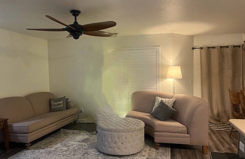 Lindon House | Entire home - trampoline, fire pit, play area, near freeway!