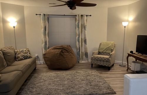 Lindon House | Entire home - trampoline, fire pit, play area, near freeway!