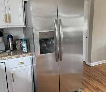 Nixa House | Entire Home w/ Free Wi-Fi, Garage, Deck, Yard