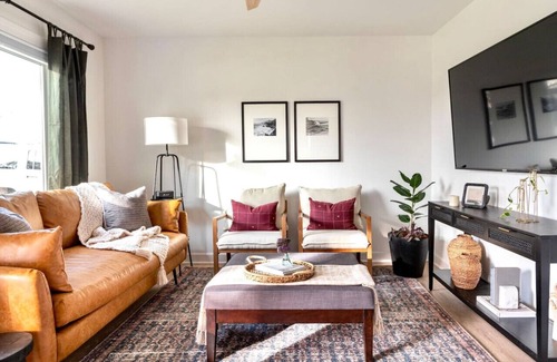 New Castle House | Entire Home with Modern Conveniences - New Castle