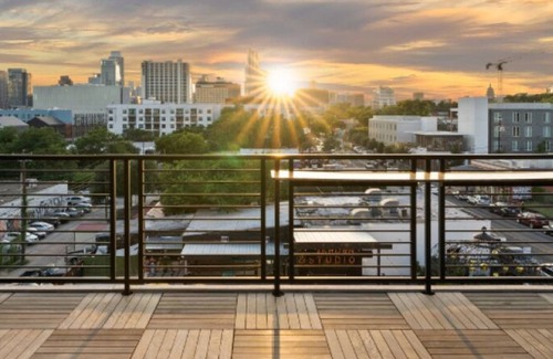 East Cesar Chavez House | Entire Hotel on 6th: 23 Bedroom, Huge Event Space