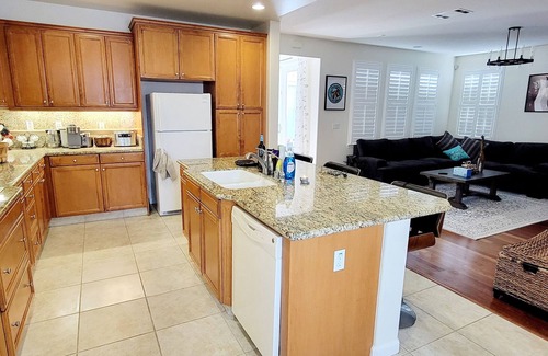 Vallejo House | Entire House 15 mins from Napa and Sonoma