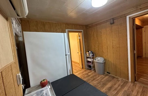 Sutton House | Entire house 2 bedrooms with washer&dryer,Main Street,Sutton,Street parking,wifi
