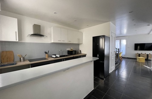 Le Mesnil-Amelot House | Entire house 3 mn from Roissy CDG & 15 mn from PARC DES EXPOSITIONS VILLEPINTE.