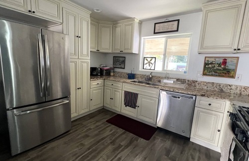 Lake Elsinore House | Entire house 3 rooms 2 baths 6 beds Lake Elsinore