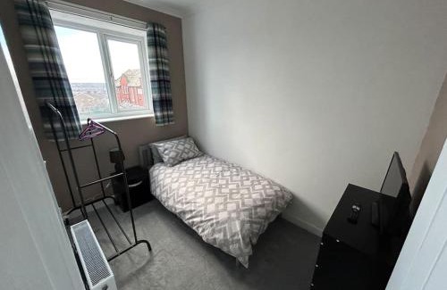 Clayton le Moors House | Entire House - 4 Bed - Sleeps 6