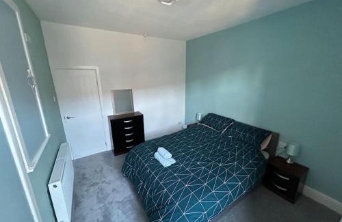 Clayton le Moors House | Entire House - 4 Bed - Sleeps 6