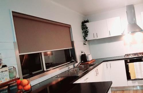 Papatoetoe House | Entire house 4 beds and close to airport public amenities