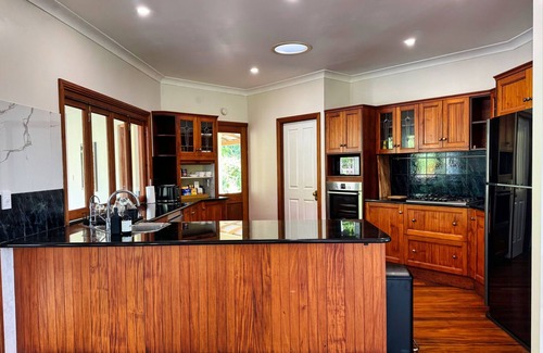 Aloomba Villa | Entire House, Ahana Hillside Nature Gateway - Cairns