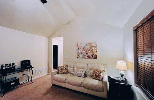 Bozeman House | Entire house by Bozeman airport