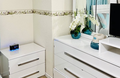Portsmouth House | Entire house: Clean & spacious house 4 the family.