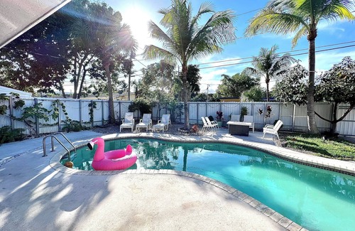 Parkside House | Entire House Climatized Pool Close to the Beach