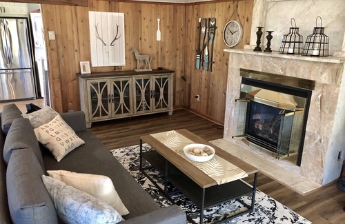 Fort Erie Cottage | Entire house cottage with view of the Niagara River.