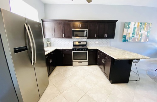Estate Diamond West House | Entire House - East and West Apartment