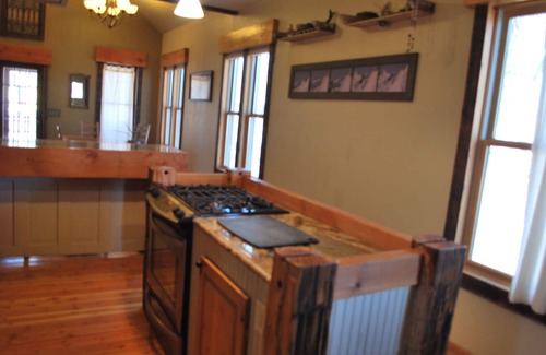 Manhattan House | Entire house. Fly Fishing, small town, walk to everything