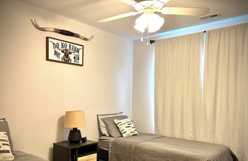 Clarksville House | Entire House for you by Ft. Campbell and Casino