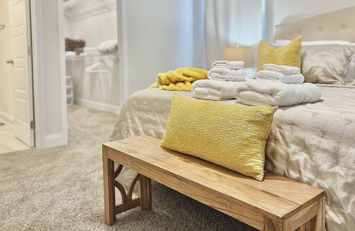 Clarksville House | Entire House for you by Ft. Campbell and Casino
