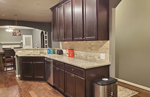 Barker House | Entire house hosted by Triple H Tourism LLC - Also offer Car Rental THTCars.com