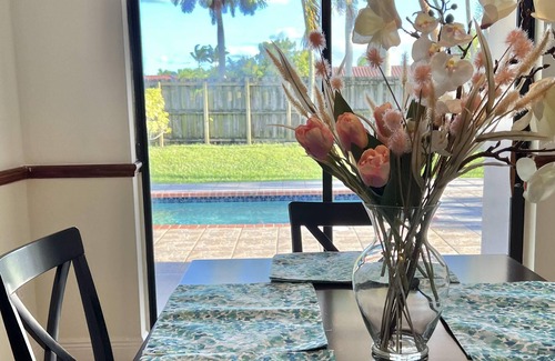 Country Walk House | Entire House Huge Pool-Secluded/Huge Backyard