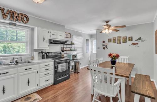 Afton House | Entire house in Afton, VA, The Cottage at Stumble Creek - 3 bedroom