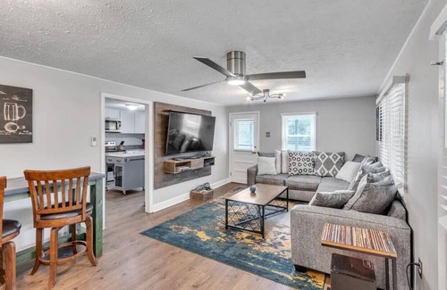 Afton House | Entire house in Afton, VA. The Road House at Stumble Creek - 2 bedroom