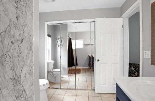 Fairfax House | Entire house in Avondale, walking distance to shops and restaurants