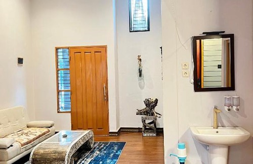 Serpong House | Entire house in BSD with a jacuzzi