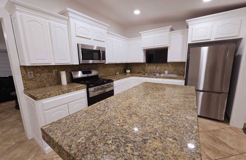 Yuma House | Entire house in central Yuma Az 4 bedroom with AC, WiFi. Enjoy relaxation