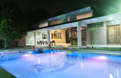 Campestre House | Entire House in Ciudad Jardín