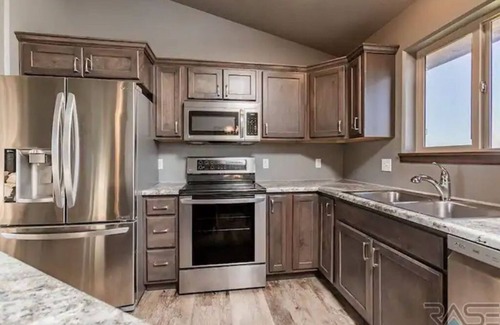 Sioux Falls House | ENTIRE House in Suburbs 10 min from city center