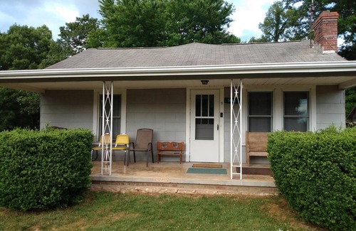 Morganton House | Entire House in the Heart of Western Burke County, NC