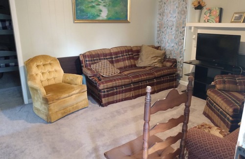 Morganton House | Entire House in the Heart of Western Burke County, NC