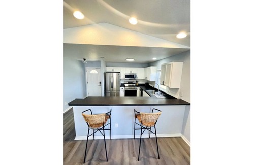 Lake Mary House | Entire House - King Bed Suite & Golf Course View
