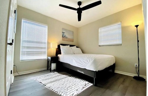 Lake Mary House | Entire House - King Bed Suite & Golf Course View