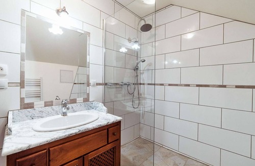 Bucheres House | Entire house * Le Millesime* + Large Garden + parking