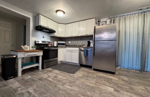 Ferndale House | Entire house minutes away from BWI airport, close to Annapolis, Baltimore, DC