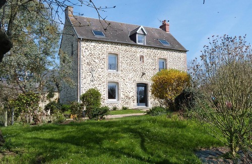 Crollon House | Entire house near Mont St Michel